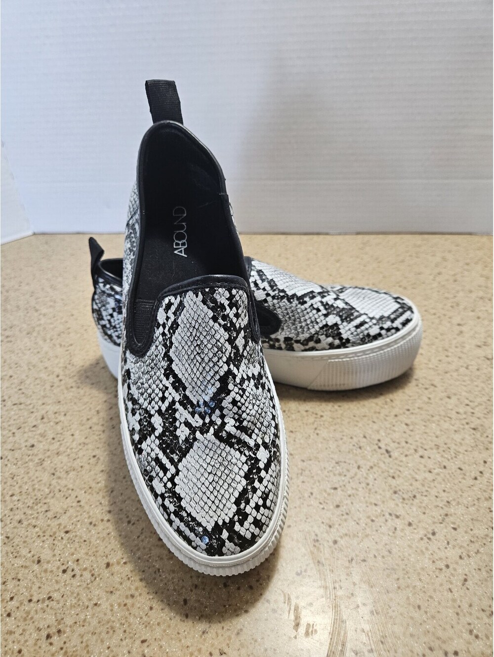 Abound Norah PU Slip-On Sneakers in Black and White Snake Print, Size 9